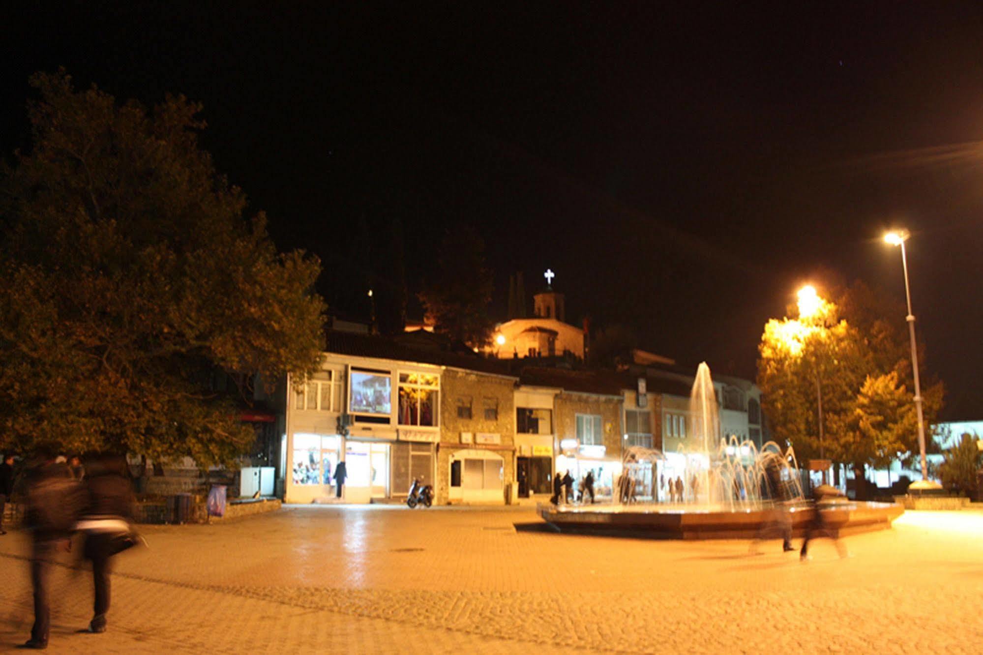 Luccia Apartments - Ohrid City Centre ภายนอก รูปภาพ